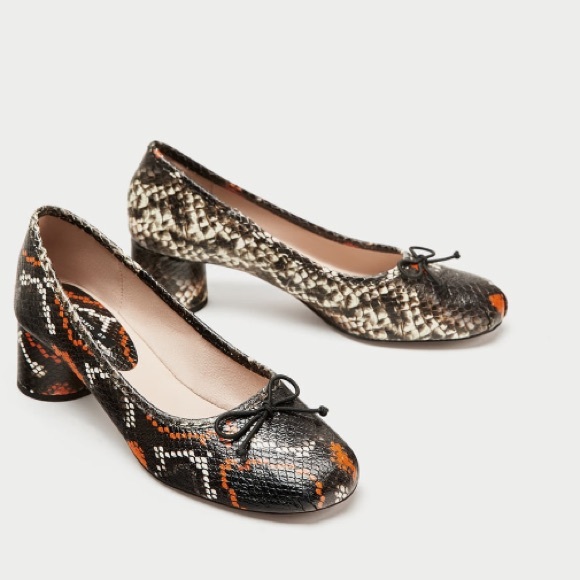 mid heel leopard print shoes